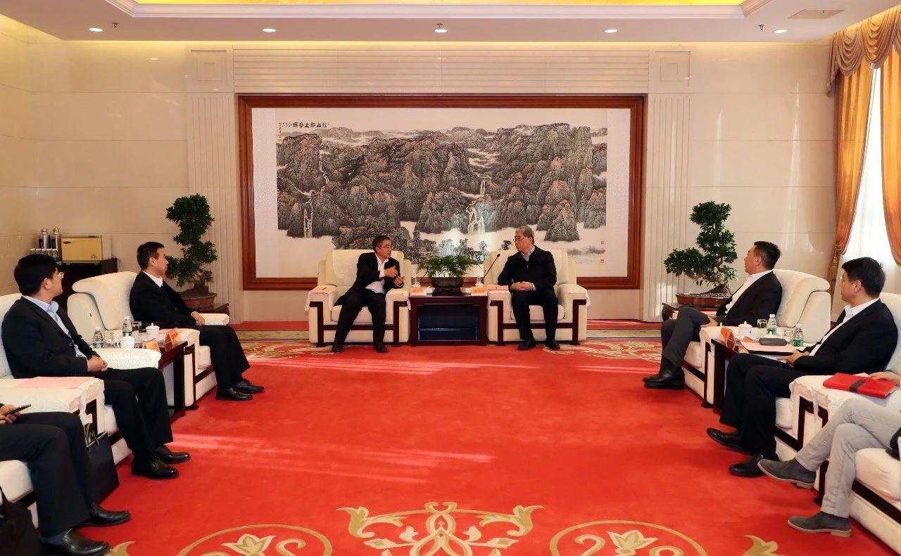 雷凡培會見中國船級社黨委副書記、總裁莫鑒輝一行