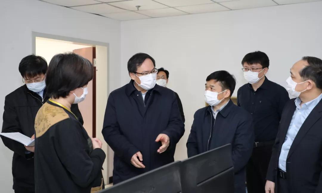 楊金成到七院、七一四所檢查指導(dǎo)疫情防控和復(fù)工復(fù)產(chǎn)工作